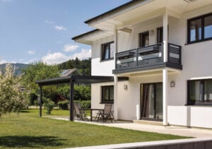 terrasse balkon ueberdachung passend zu gelaender