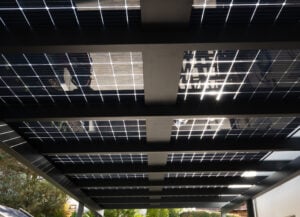 solar carport innenansicht der solarpaneele